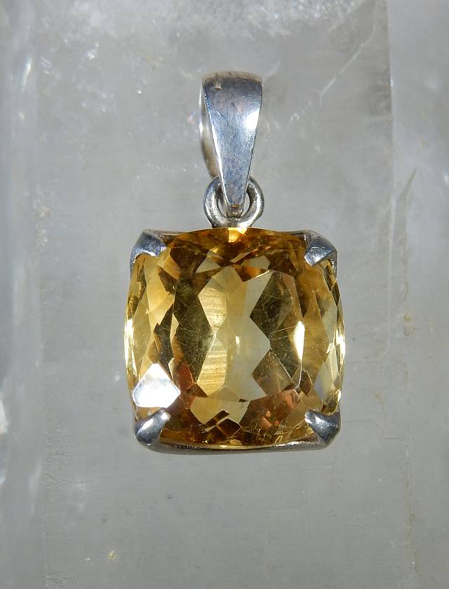 citrine pendant meaning